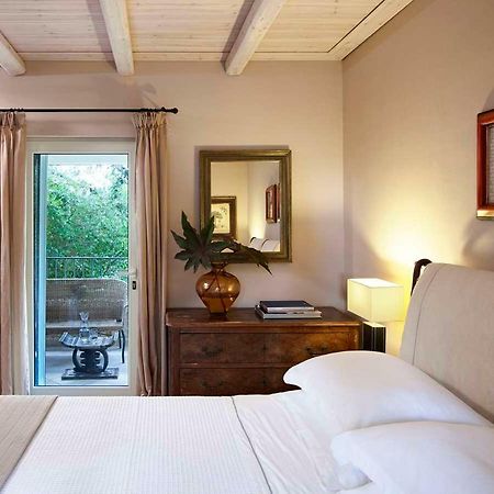 Villa Ioli- Beachfront Luxury Residence Igumeníca Kültér fotó