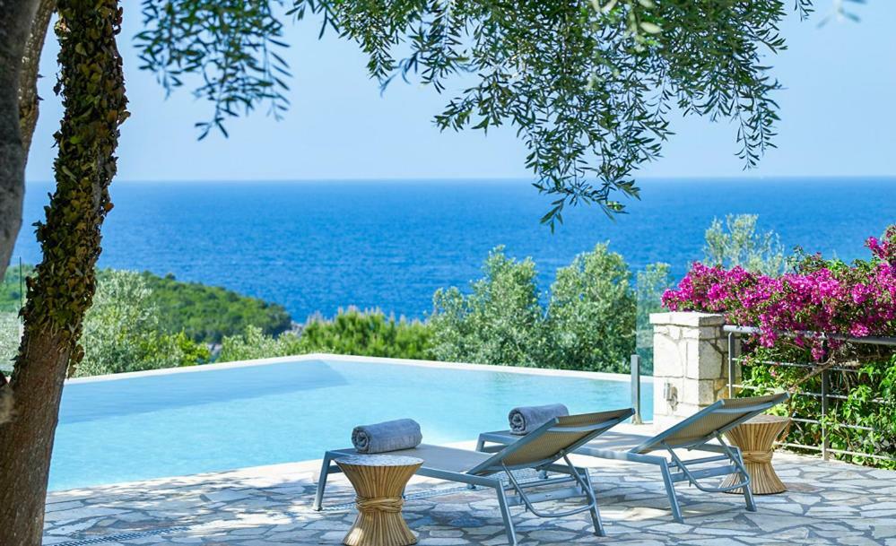Villa Ioli- Beachfront Luxury Residence Igumeníca Kültér fotó
