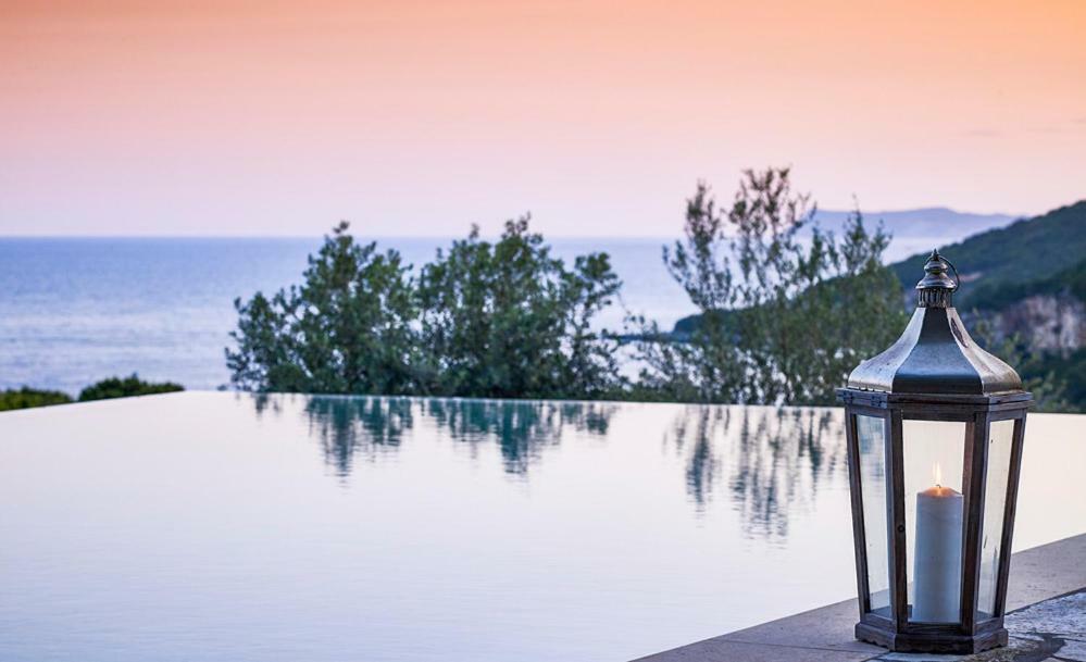 Villa Ioli- Beachfront Luxury Residence Igumeníca Kültér fotó