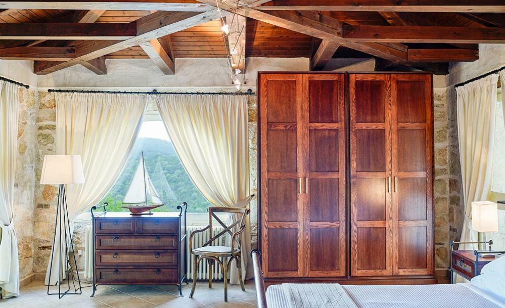 Villa Ioli- Beachfront Luxury Residence Igumeníca Kültér fotó