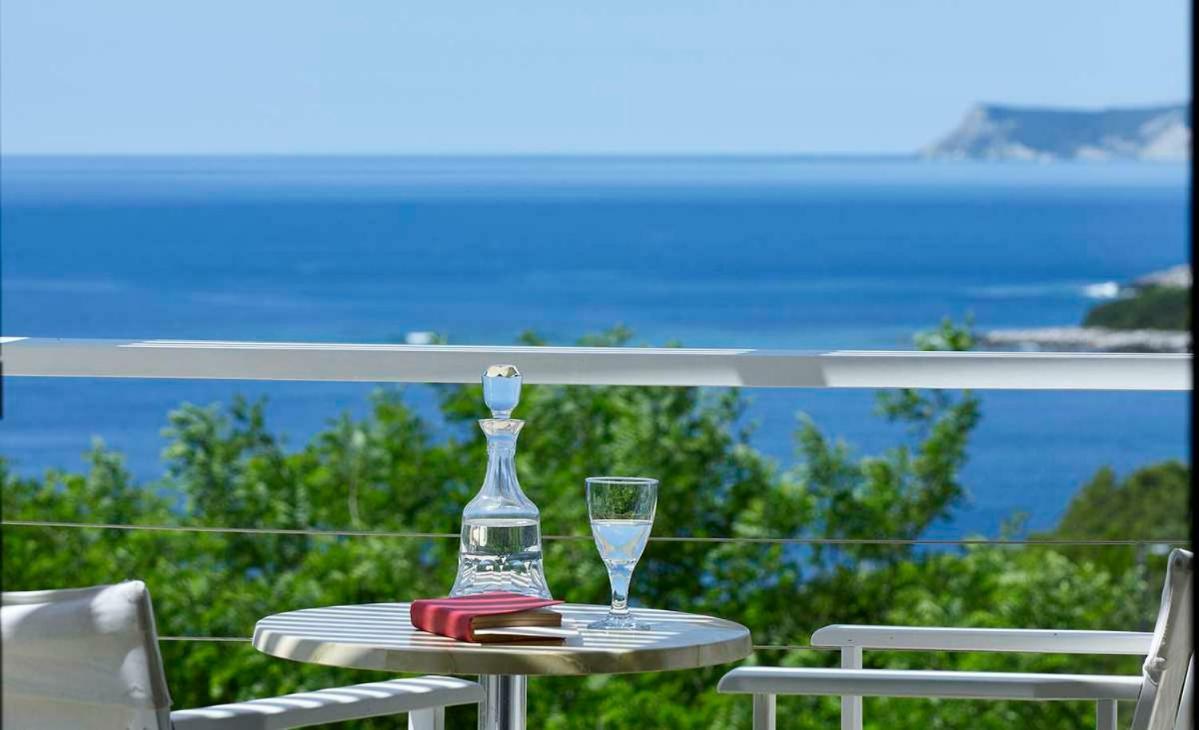 Villa Ioli- Beachfront Luxury Residence Igumeníca Kültér fotó