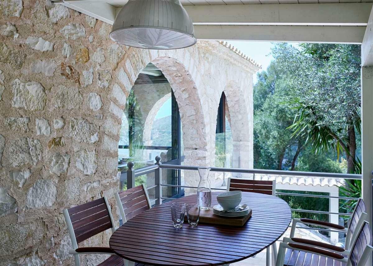 Villa Ioli- Beachfront Luxury Residence Igumeníca Kültér fotó