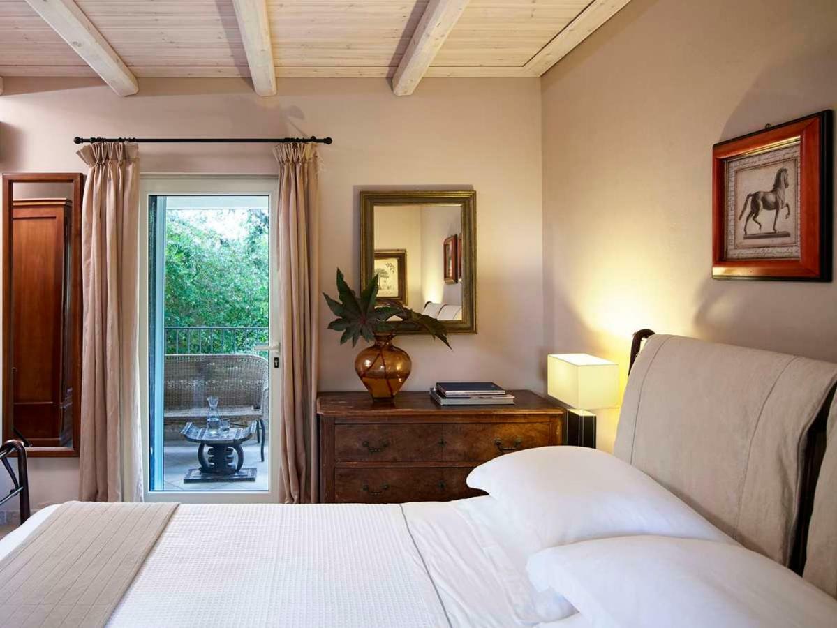 Villa Ioli- Beachfront Luxury Residence Igumeníca Kültér fotó